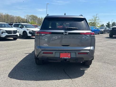 New 2026 Nissan Pathfinder SL w/ SL Premium Package AWD/4WD image 5