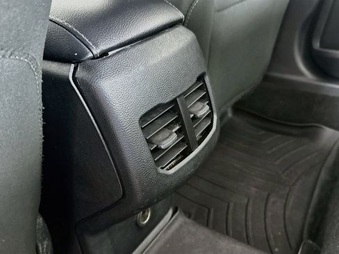 Used 2020 Ford Fusion SE FWD image 27