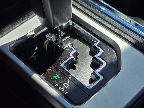 Used 2019 Toyota Tundra Limited w/ Limited Premium Package RWD image 47