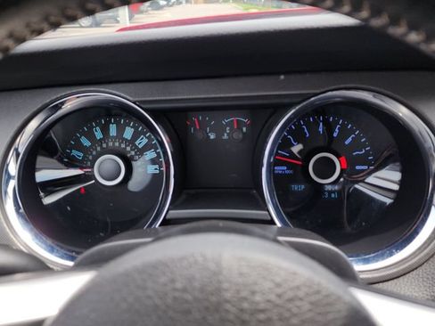 Used 2014 Ford Mustang Convertible RWD image 28