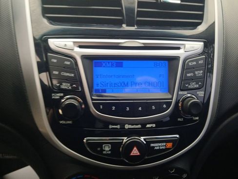 Used 2012 Hyundai Accent SE FWD image 17