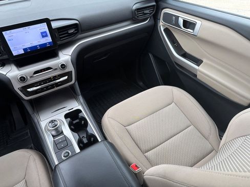 Used 2023 Ford Explorer XLT image 24