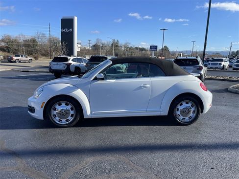 Used 2015 Volkswagen Beetle 1.8T image 3