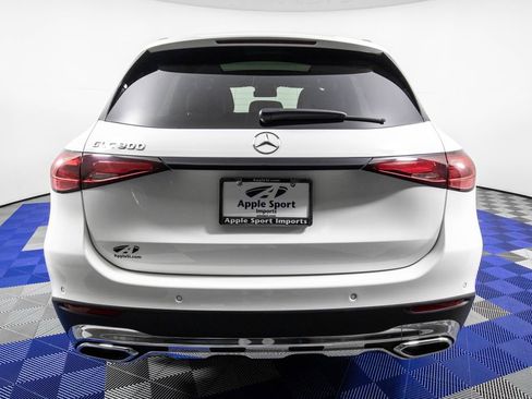 Used 2024 Mercedes-Benz GLC 300 image 6