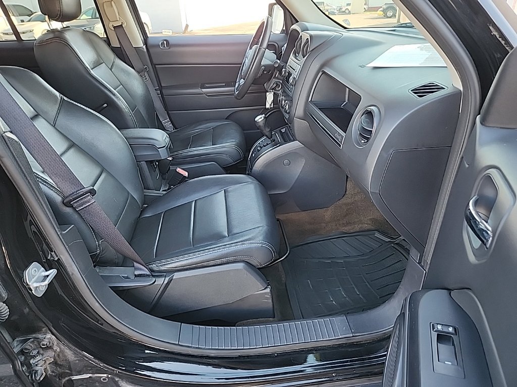 Used 2016 Jeep Patriot High Altitude AWD/4WD image 30