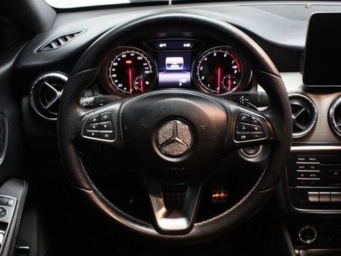 Used 2018 Mercedes-Benz CLA 250 image 14