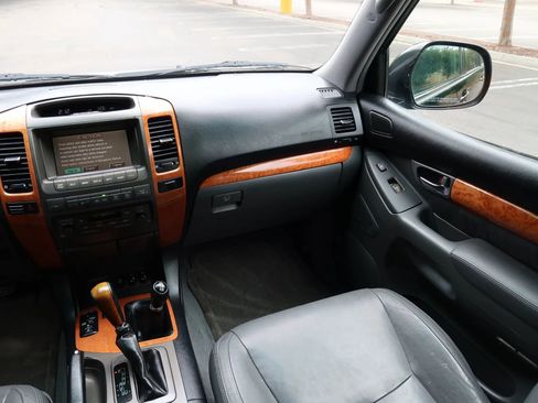 Used 2003 Lexus GX 470 image 16