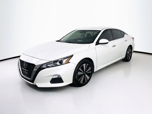 Used 2022 Nissan Altima 2.5 SV image 3