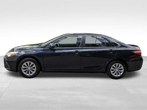 Used 2015 Toyota Camry LE FWD image 10