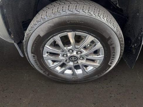 Used 2024 Toyota Tacoma Limited AWD/4WD image 9