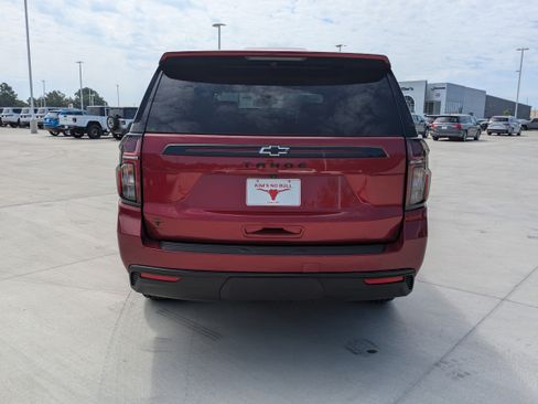 Used 2024 Chevrolet Tahoe Z71 w/ Luxury Package AWD/4WD image 4