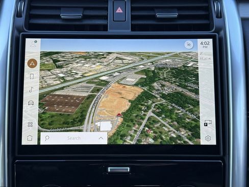 Certified 2025 Land Rover Discovery Dynamic SE image 25