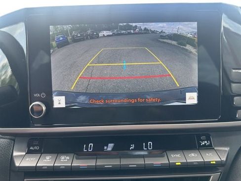 Used 2025 Toyota Camry LE AWD/4WD image 22