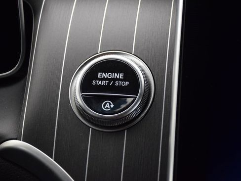 Certified 2025 Mercedes-Benz GLC 300 image 27