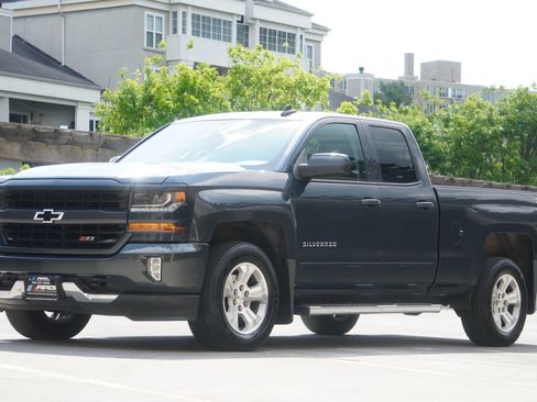 Used 2017 Chevrolet Silverado 1500 LT w/ All Star Edition AWD/4WD image 5