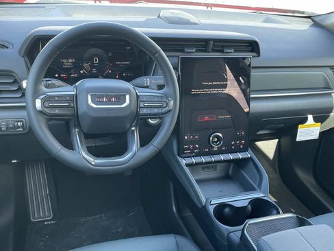 New 2026 GMC Terrain AT4 w/ Technology Package II AWD/4WD image 9