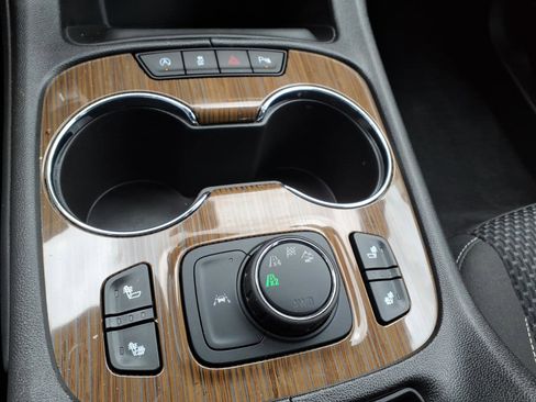 Used 2023 GMC Acadia SLE w/ Driver Convenience Package image 17