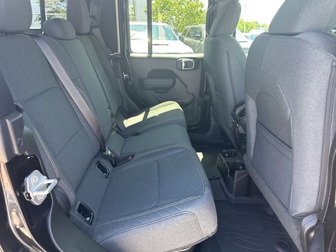 New 2025 Jeep Gladiator Willys image 47