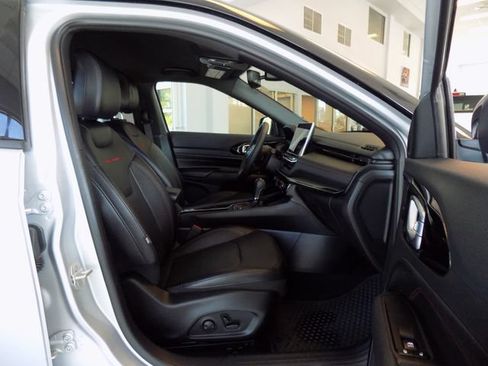 Certified 2024 Jeep Compass Trailhawk w/ Trailhawk Elite Group AWD/4WD image 23