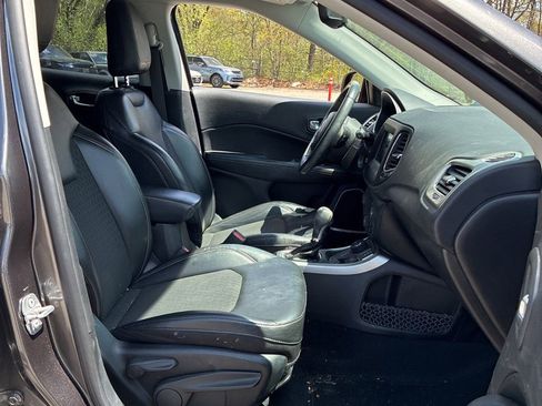 Used 2019 Jeep Compass Latitude AWD/4WD image 10