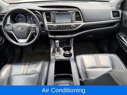 Used 2018 Toyota Highlander SE AWD/4WD image 13