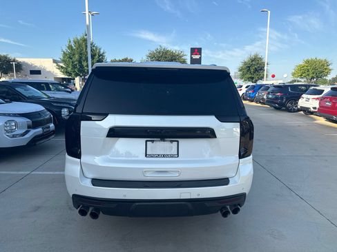 Used 2022 GMC Yukon Denali RWD image 4