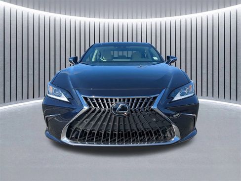 Used 2025 Lexus ES 350 w/ Premium Package image 10