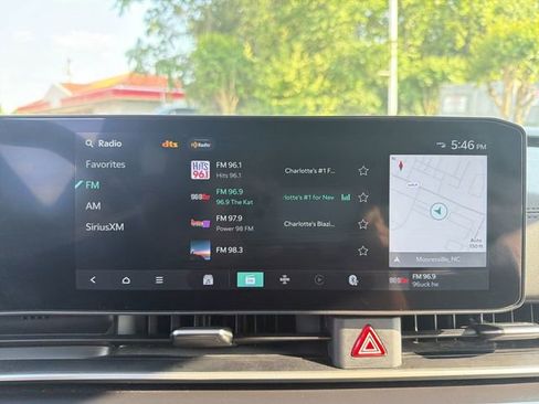 Used 2025 Kia Carnival FWD image 16