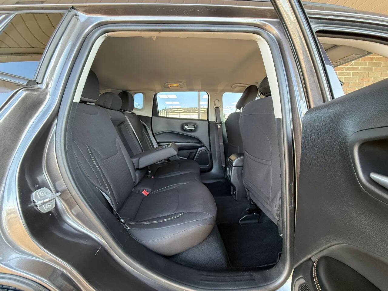 Used 2018 Jeep Compass Sport FWD image 16