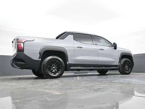 New 2025 Chevrolet Silverado EV LT image 48