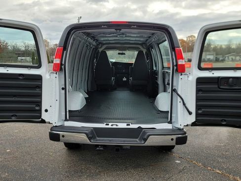 New 2025 Chevrolet Express 2500 Work Van w/ Driver Convenience Package image 11