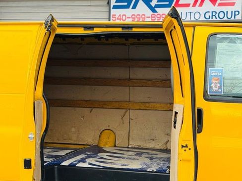 Used 2010 GMC Savana 3500 Extended image 2