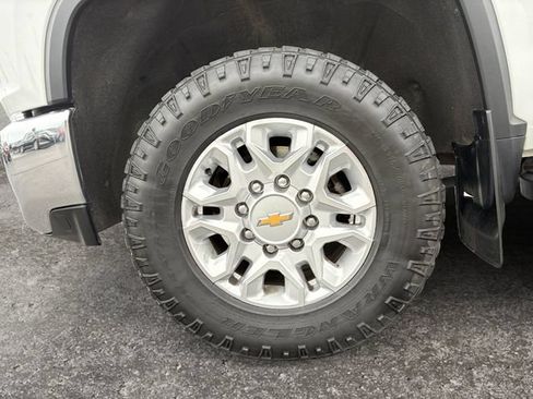 Used 2022 Chevrolet Silverado 2500 LT w/ Convenience Package AWD/4WD image 14