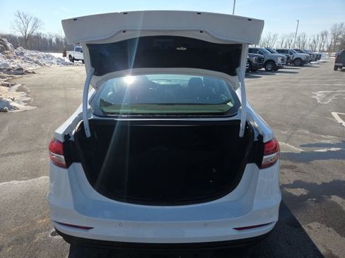 Used 2020 Ford Fusion SE FWD image 11