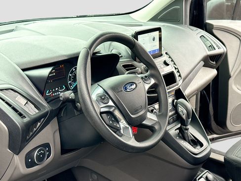 Used 2023 Ford Transit Connect XLT image 4