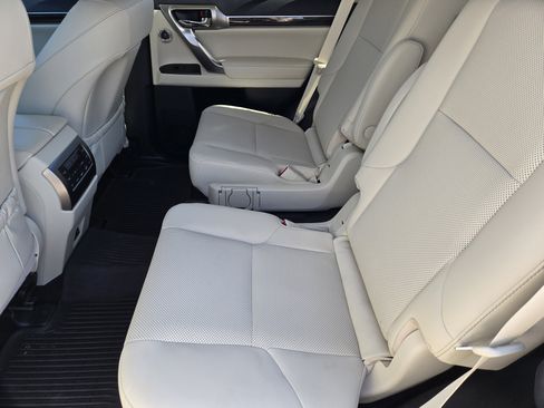 Used 2022 Lexus GX 460 Premium image 9