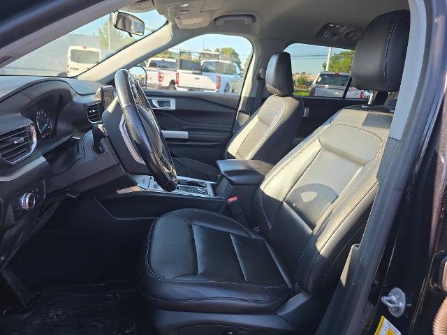 Certified 2022 Ford Explorer XLT w/ Equipment Group 202A AWD/4WD image 23