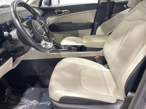 Used 2023 Kia Sportage EX image 13