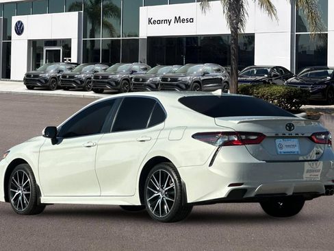 Used 2024 Toyota Camry SE FWD image 6