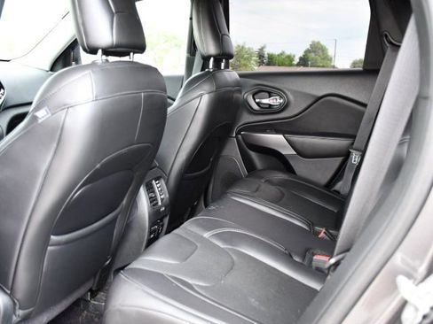 Used 2019 Jeep Cherokee Limited AWD/4WD image 15