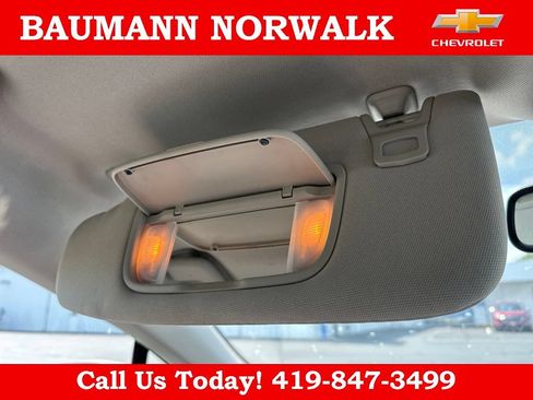 Used 2019 Ford Fusion SE FWD image 33