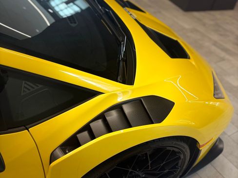 Used 2022 Lamborghini Huracan STO image 4