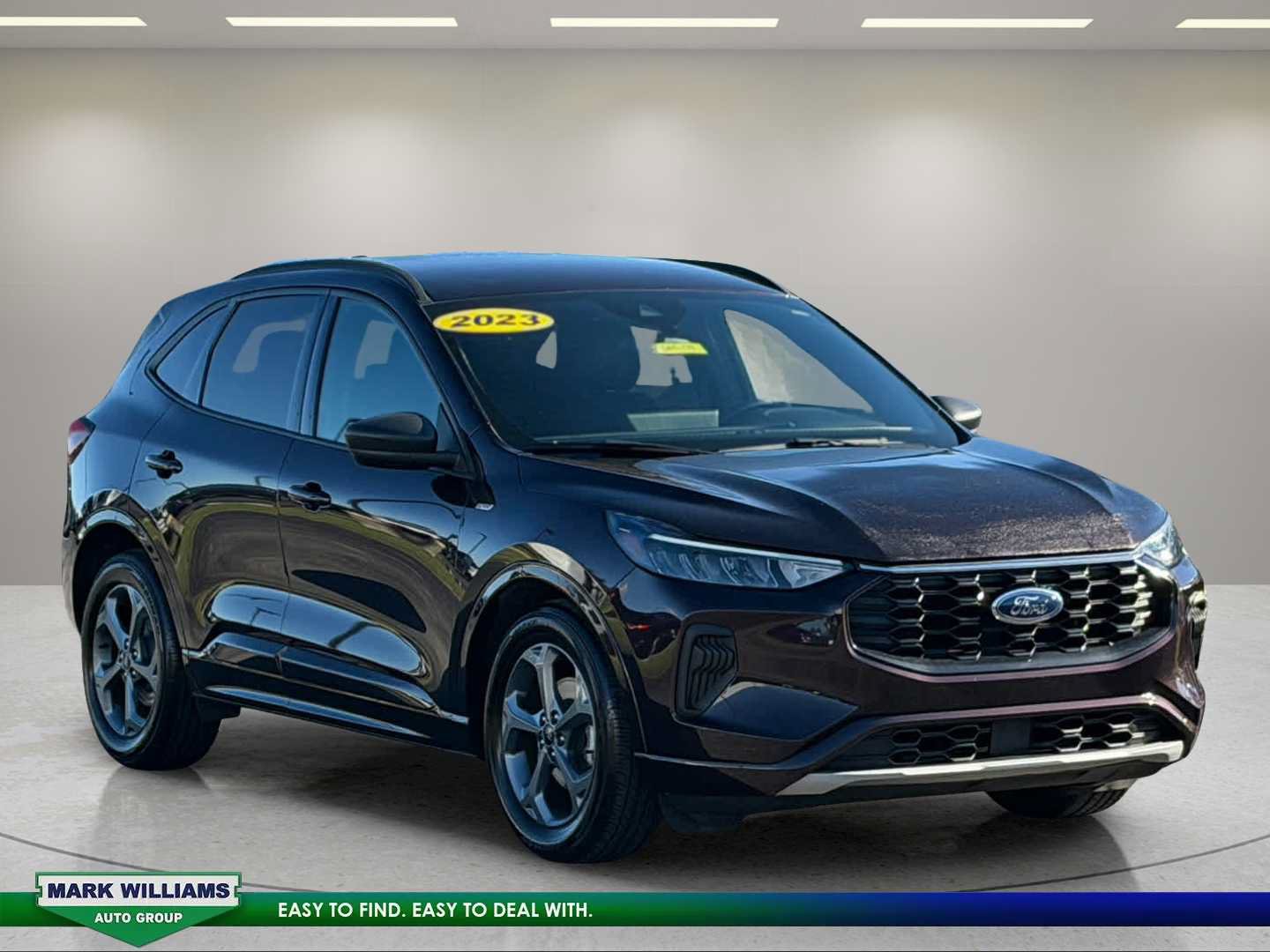 Used 2023 Ford Escape ST-Line w/ Tech Pack #1 FWD image 2