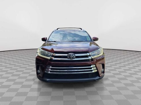 Used 2018 Toyota Highlander Limited FWD image 4
