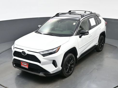 Used 2025 Toyota RAV4 XSE w/ Advanced Technology Package AWD/4WD image 37