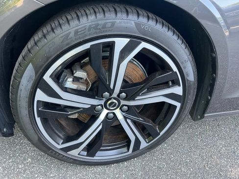 Certified 2025 Volvo S60 B5 Core AWD/4WD image 9