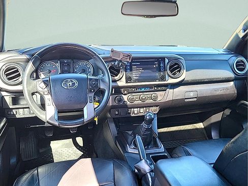 Used 2019 Toyota Tacoma TRD Off-Road w/ TRD Premium Off Road Package AWD/4WD image 16