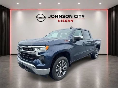 Used 2022 Chevrolet Silverado 1500 LT AWD/4WD image 9