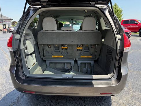 Used 2011 Toyota Sienna LE w/ Towing Pkg FWD image 20