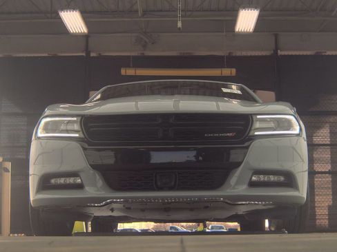 Used 2020 Dodge Charger SXT w/ Plus Group image 3